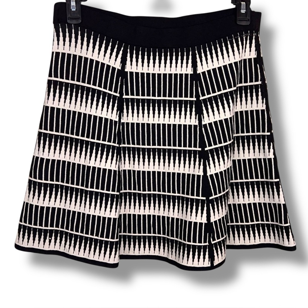 Large Max Studio Black Ivory White Geometric Knit Skirt Aline Stretch